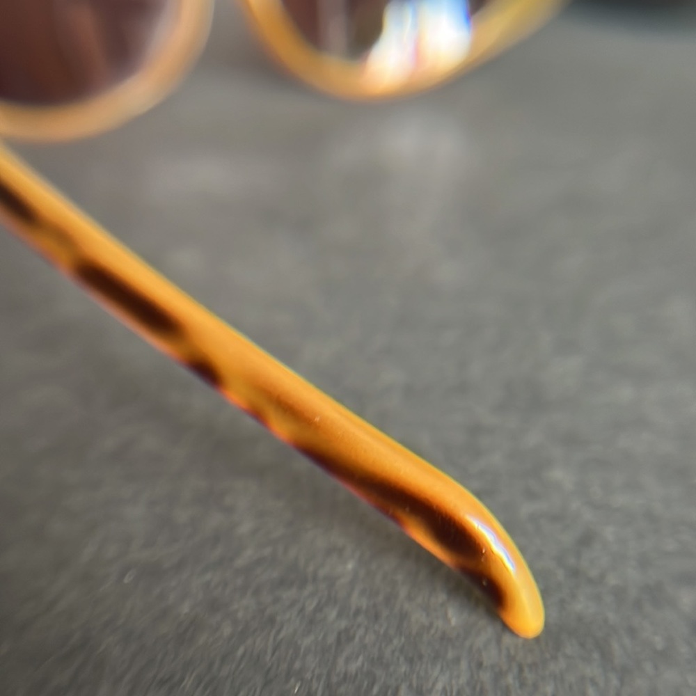 Gucci Tortoiseshell Sunglasses - Picture 14 of 16